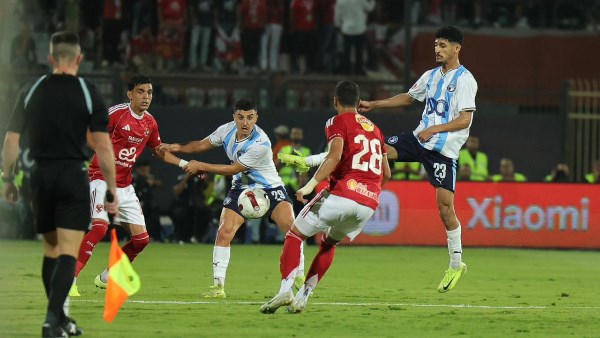 75 دقيقة .. بيراميدز يتقدم على الأهلي بهدفي الكرتي بالدوري