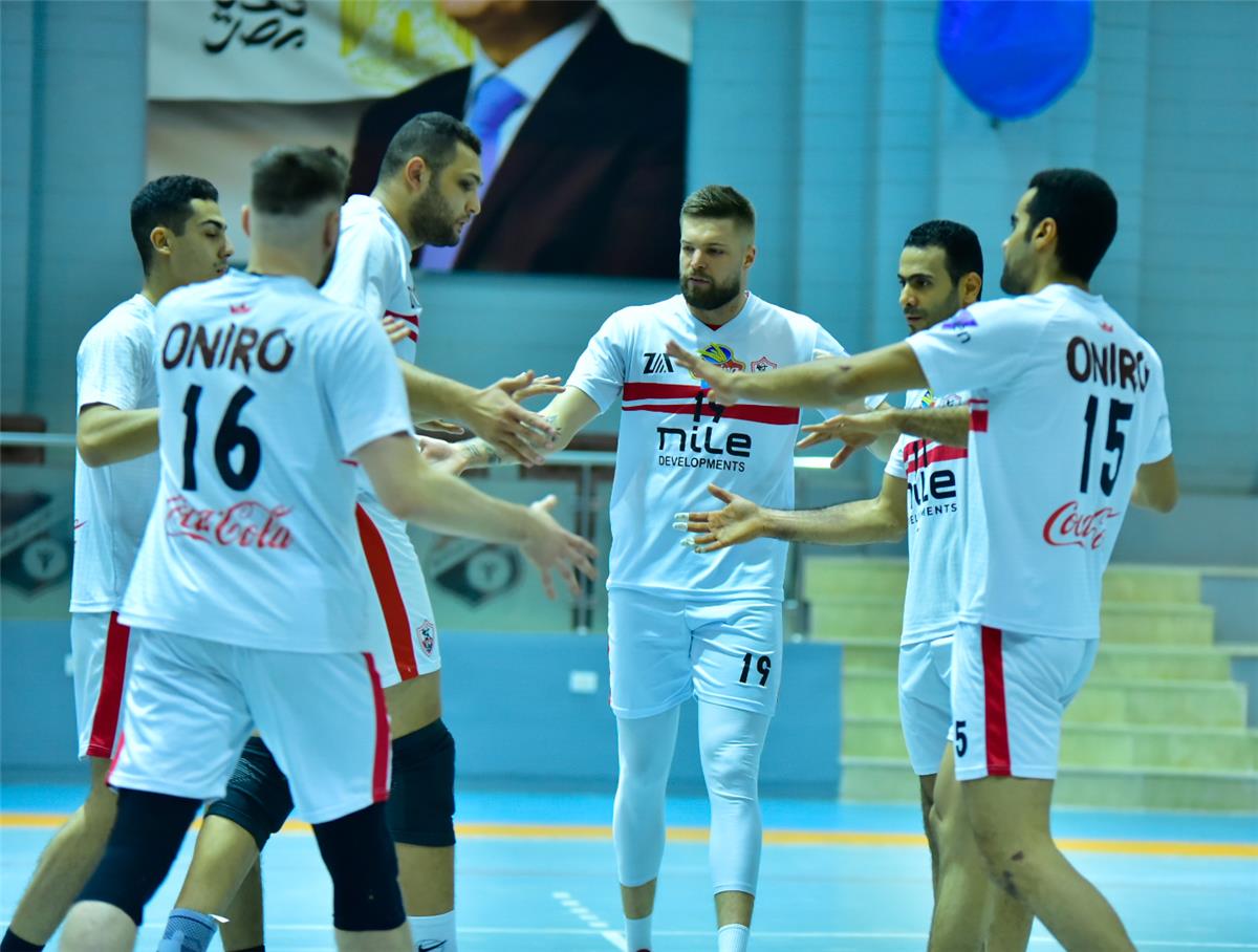 لاعبو فريق الطائرة للزمالك
