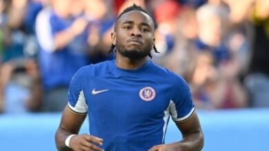 أستون فيلا يفتح خط مفاوضات مع لاعب تشيلسي لتعويض رحيل نجوم خط هجومه