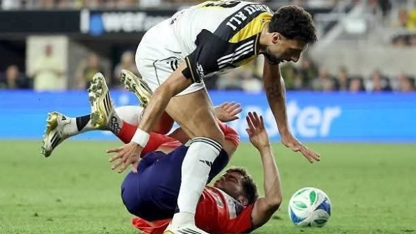 اتسحب وخده زميله.. أول هدف لـ وسام أبو علي بالدوري الأمريكي