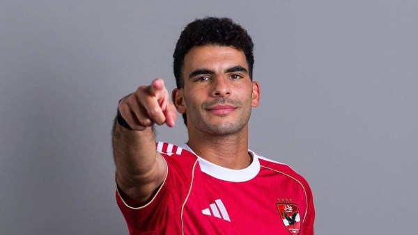 بيلعب أداء واجب وموتر نفسه
