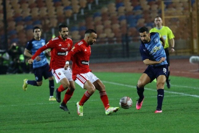 رسميًا.. الإسباني خافيير أربيولا يدير مباراة الأهلي وبيراميدز في الدوري المصري