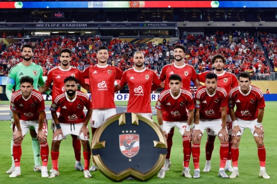 رغم رغبة النادي في الاستغناء عنه.. لاعب الأهلي المحترف يرفض العودة إلى بلده!