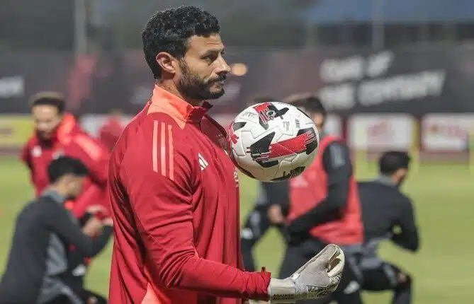 ريفيرو يفاجئ محمد الشناوي بقراره النهائي قبل مواجهة المحلة.. ماذا حدث؟ - AhlyNews.com