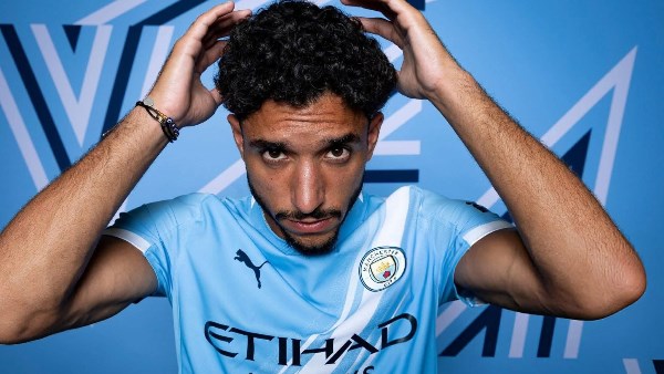 شاهد.. جلسة تصوير عمر مرموش استعدادا لدوري أبطال أوروبا