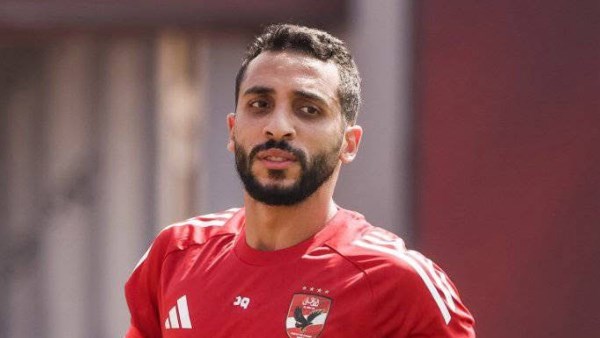 شوبير يكشف كواليس تجديد عقد كريم فؤاد مع الأهلي