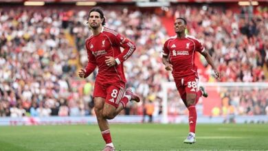 صاروخية سوبوسولاي تمنح ليفربول فوزًا ثمينًا أمام آرسنال في الدوري الإنجليزي