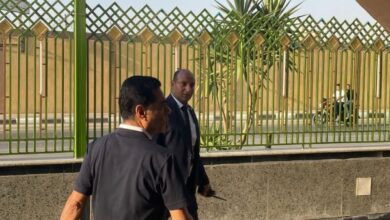 طارق قنديل وأعضاء الأهلي يودعون اللواء وائل عزت في جنازة مهيبة