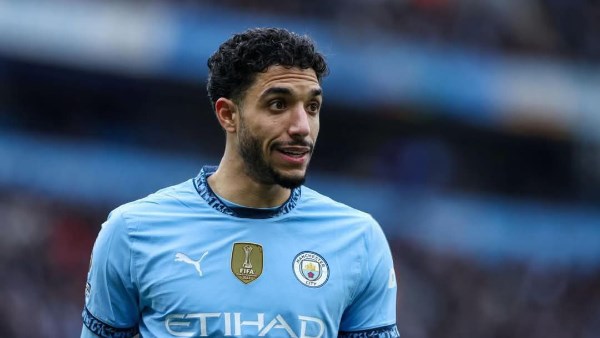 عمر مرموش يحافظ على مركزه بين أفضل مهاجمي العالم متفوقًا على رونالدو في تصنيف 2025