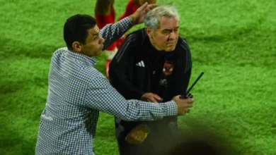 قبل مواجهة الأهلي.. الكشف عن حقيقة مفاوضات بيراميدز مع كولر لتدريب الفريق