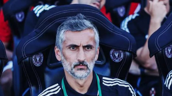 لاعبو الأهلي الكبار يجتمعون مع ريبيرو بسبب موعد التدريبات