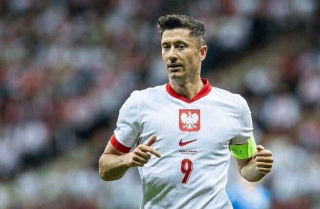 ليفاندوفسكي يعود مجددا لقائمة منتخب بولندا استعدادًا لتصفيات المونديال