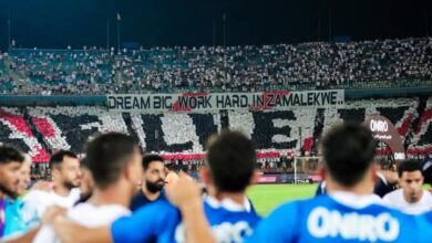 محترف الزمالك يزور الأهرامات برفقة أسرته