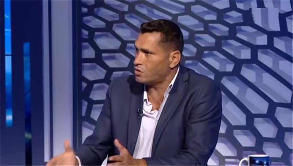 محمود أبو الدهب لاعب الأهلي السابق