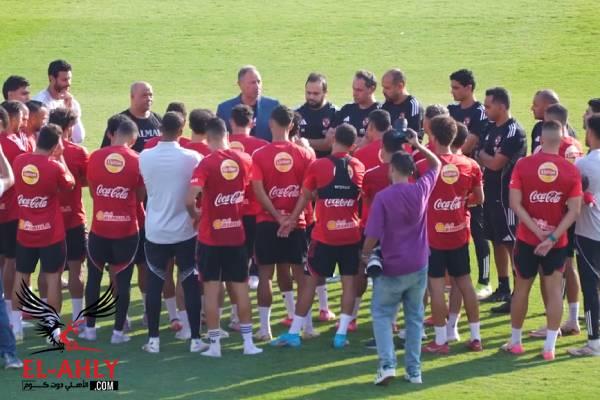اجتماع هام بين الخطيب ولاعبي الاهلي في المران