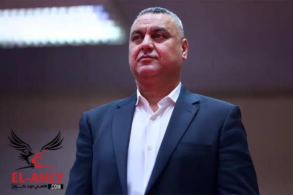 الأهلي يجدد تعاقده مع العوضي