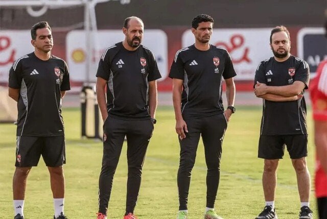 الجهاز الفني لـ الأهلي يطمئن على جاهزية اللاعبين بودية أمام فريق الشباب