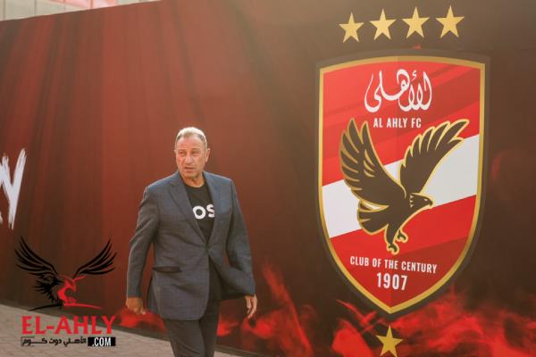 الخطيب يحدد موعد عودته إلى مقر الأهلي