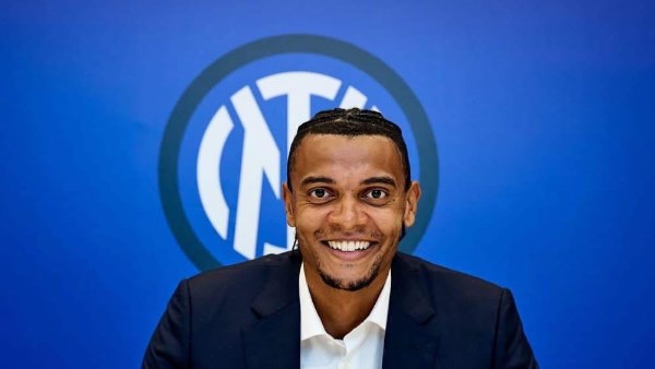 انتر ميلان يعلن ضم المدافع مانويل أكانجي على سبيل الإعارة ..تفاصيل