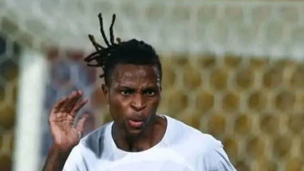 «بانزا» يلتزم بتدريبات الزمالك .. وقرار مشاركته في يد «فيريرا»