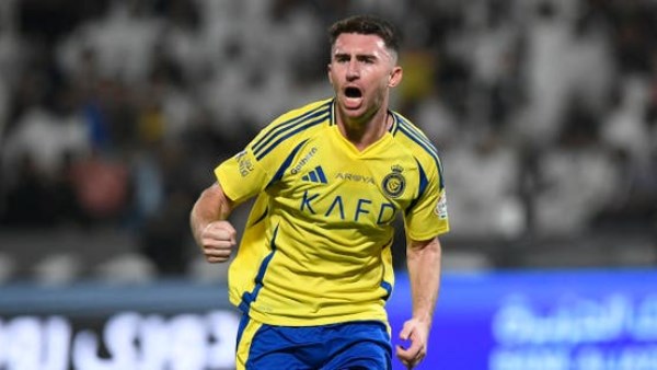 بقرار من فيفا.. أزمة أوراق تعطل انتقال لابورت من النصر إلى أتلتيك بلباو