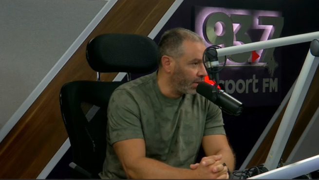 حازم إمام: "تريزيجيه كان أفضل من محمد صلاح.. والهجوم عليه غير منطقي"