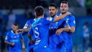 تقارير تكشف تفاصيل انتقال حارس ليون الفرنسي إلى الهلال السعودي