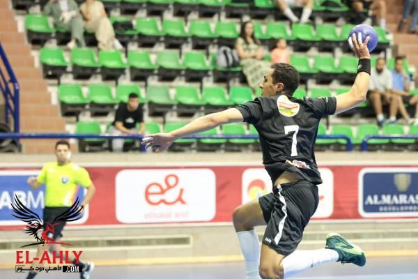 «رجال يد الأهلي» يفوز على سموحة 32 - 19في بطولة الدوري