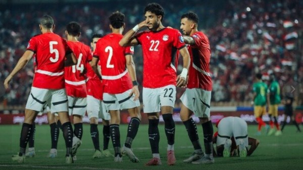 رغم مساعدة المنتخب البديل .. «الخيول» يُهدّد «الفراعنة» في سباق التصنيف الدولي لـ«فيفا»