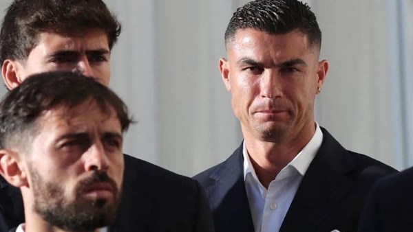 رونالدو ولاعبو البرتغال يودّعون دييجو جوتا في حفل تأبين مؤثر .. شاهد