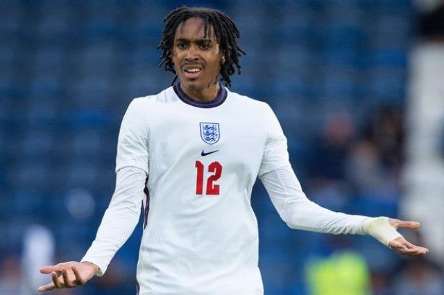 سبينس أول لاعب مسلم يمثل المنتخب الإنجليزي