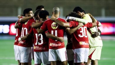 عماد النحاس يراجع مع لاعبي الأهلي خطة مباراة سيراميكا في الدوري