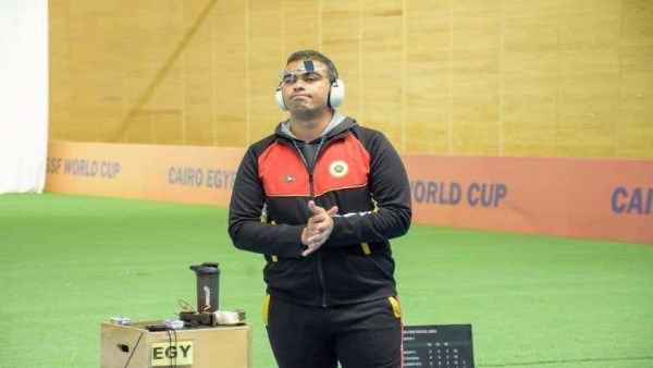 عمر خالد يكتب التاريخ.. سادس العالم في مسدس 25 مترا ببطولة كأس العالم للرماية بالصين