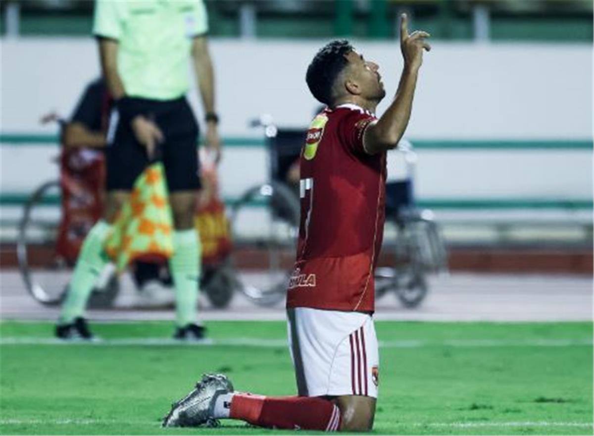 محمود تريزيجيه لاعب الأهلي