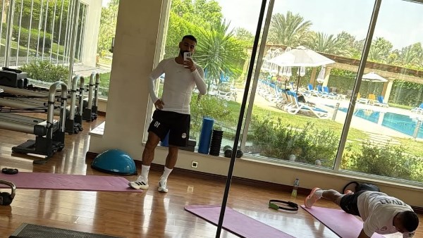 محمد صلاح يبرز لياقتة في أحدث ظهور.. شاهد