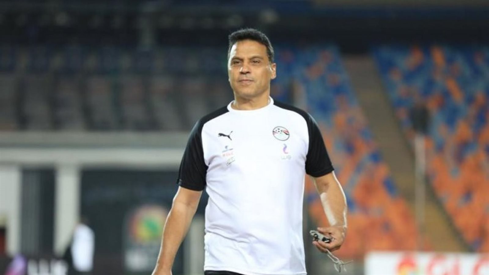 محمد يوسف مستمر والبدري يظهر فى الصورة