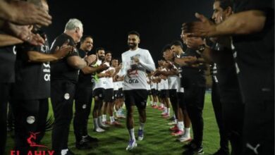 منتخب مصر يقيم ممرًا شرفيًا لمحمد صلاح بعد تتويجه بجائزة أفضل لاعب في الدوري الإنجليزي