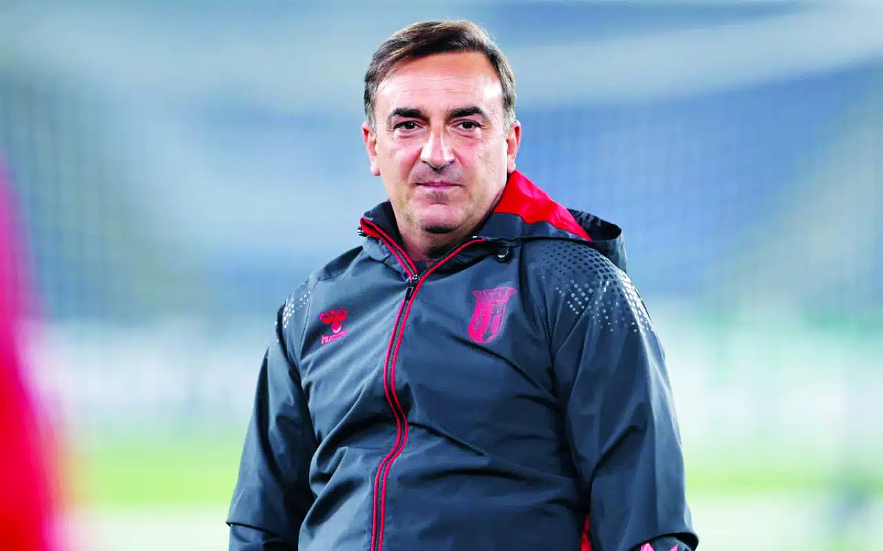 موقف كارلوس كارفالهال وتيديسكو من تدريب الأهلي.. وارتباك بسبب باولو بينتو