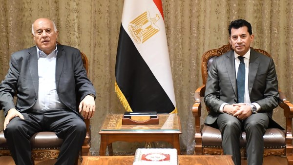 وزير الشباب والرياضة يستقبل نظيره الفلسطيني لبحث سبل التعاون المشترك