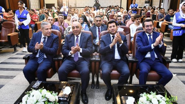 وزير الشباب والرياضة يشهد المؤتمر الصحفي للإعلان عن انطلاق الموسم الثامن من برنامج "عباقرة الجامعات"