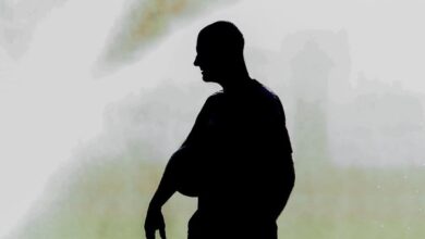 مهيب عبد الهادي يطرح سؤالا بشأن مدرب الأهلي الجديد