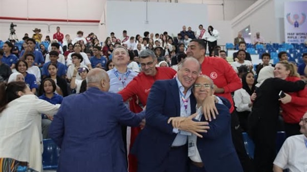 أجواء حماسية وسباقات نارية في اليوم الخامس من بطولة العالم للرماية “مسدس وبندقية – القاهرة 2025”