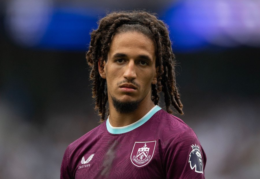 أزمة جديدة في الدوري الإنجليزي.. اتهام المجبري بسلوك غير لائق أمام ليدز