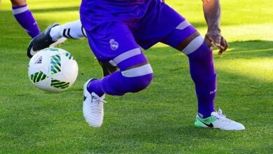 أنطوني غوردون لاعب نيوكاسل يشعل مواقع التواصل بعد ظهوره بقَصّة شعر تشبه الأميرة ديانا