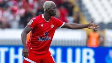 إصابة قوية تُجبر الوداد المغربي على نقل عزيز كي إلى المستشفى في تنزانيا