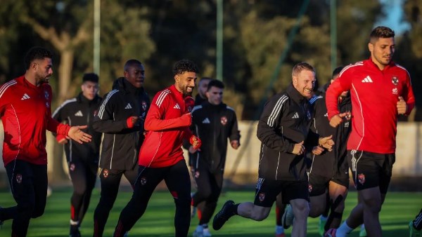 الأهلي يختتم تدريباته اليوم بملعب «مولاي الحسن» استعدادًا لمواجهة الجيش الملكي