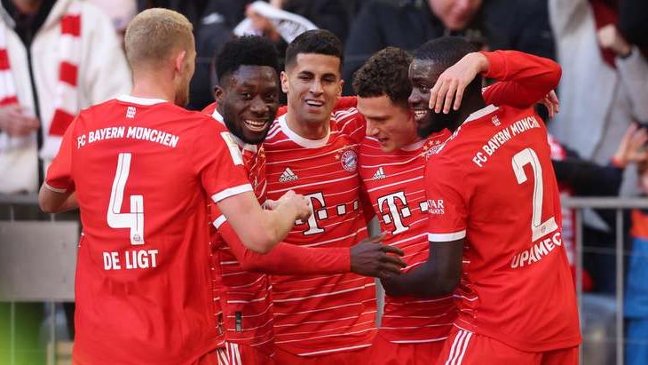 بايرن ميونخ يفوز بثلاثية على سانت باولي ويعزز صدارته للدوري الألماني
