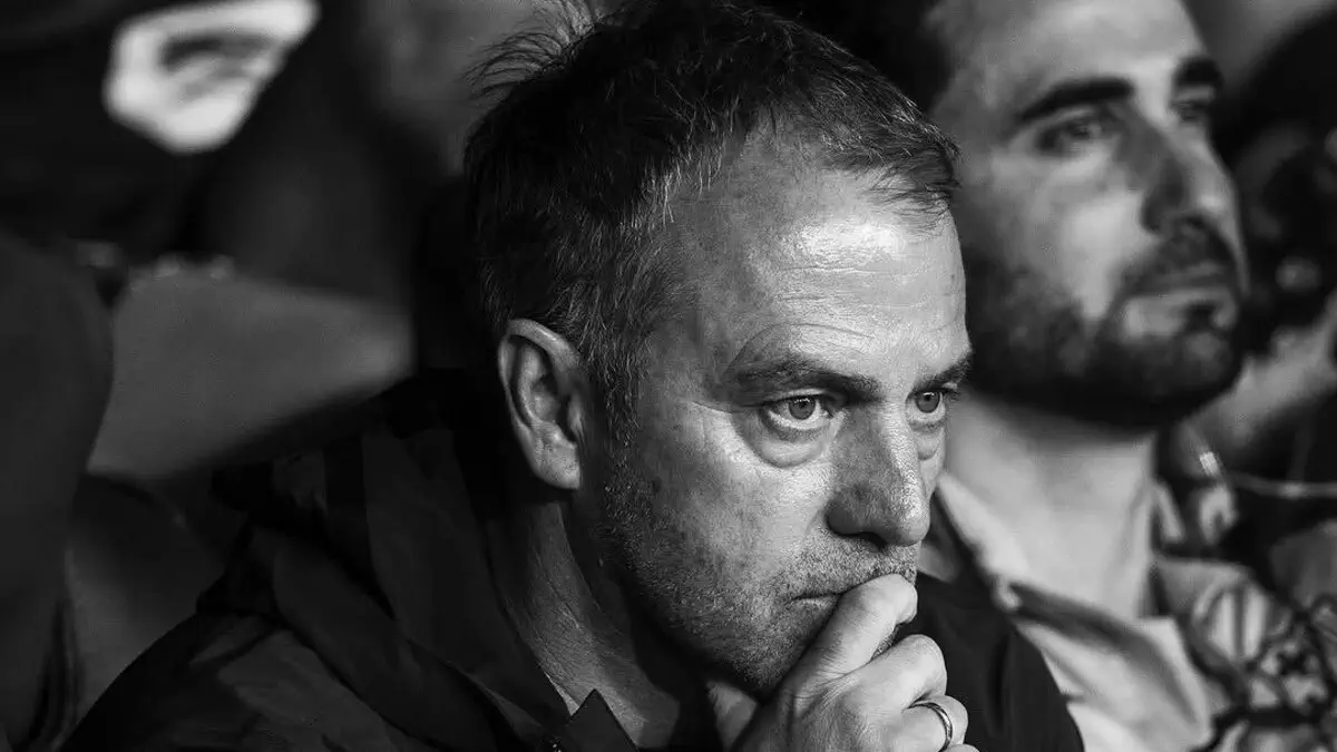 برشلونة: هانسي فليك مكتئب بعد الفوز على ألافيس ورافينيا يوضح السبب