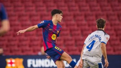 برشلونة يقلب الطاولة على ألافيس ويعتلي صدارة الدوري الإسباني بثلاثية في كامب نو