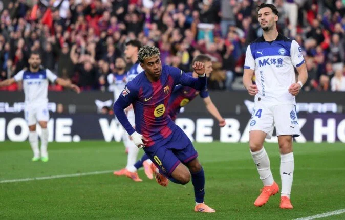 برشلونة ينهي الشوط الأول متقدمًا على ألافيس بالدوري الإسباني «فيديو»